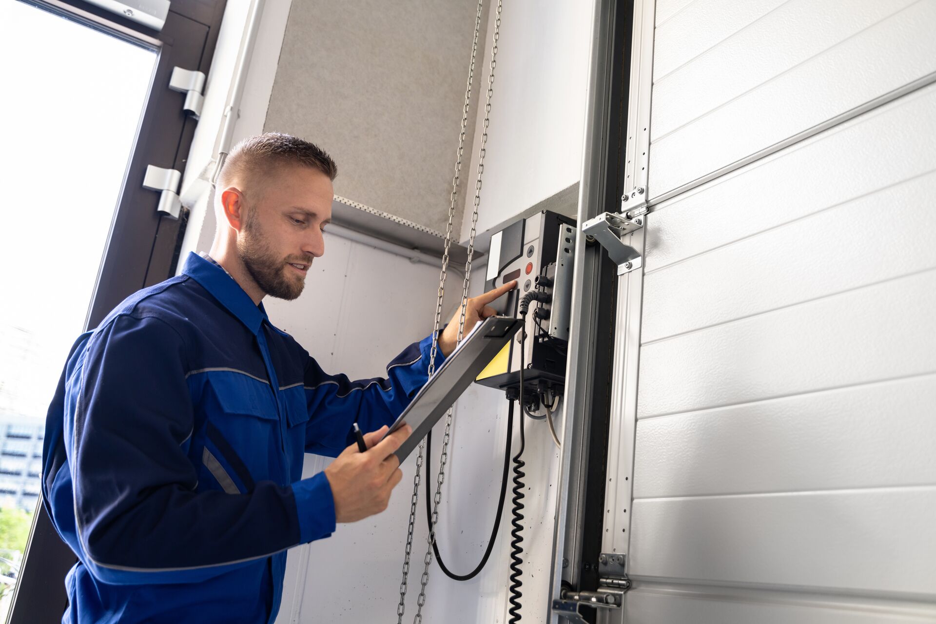 Jobs für Servicetechniker im Bereich Toranlagen & Türsysteme