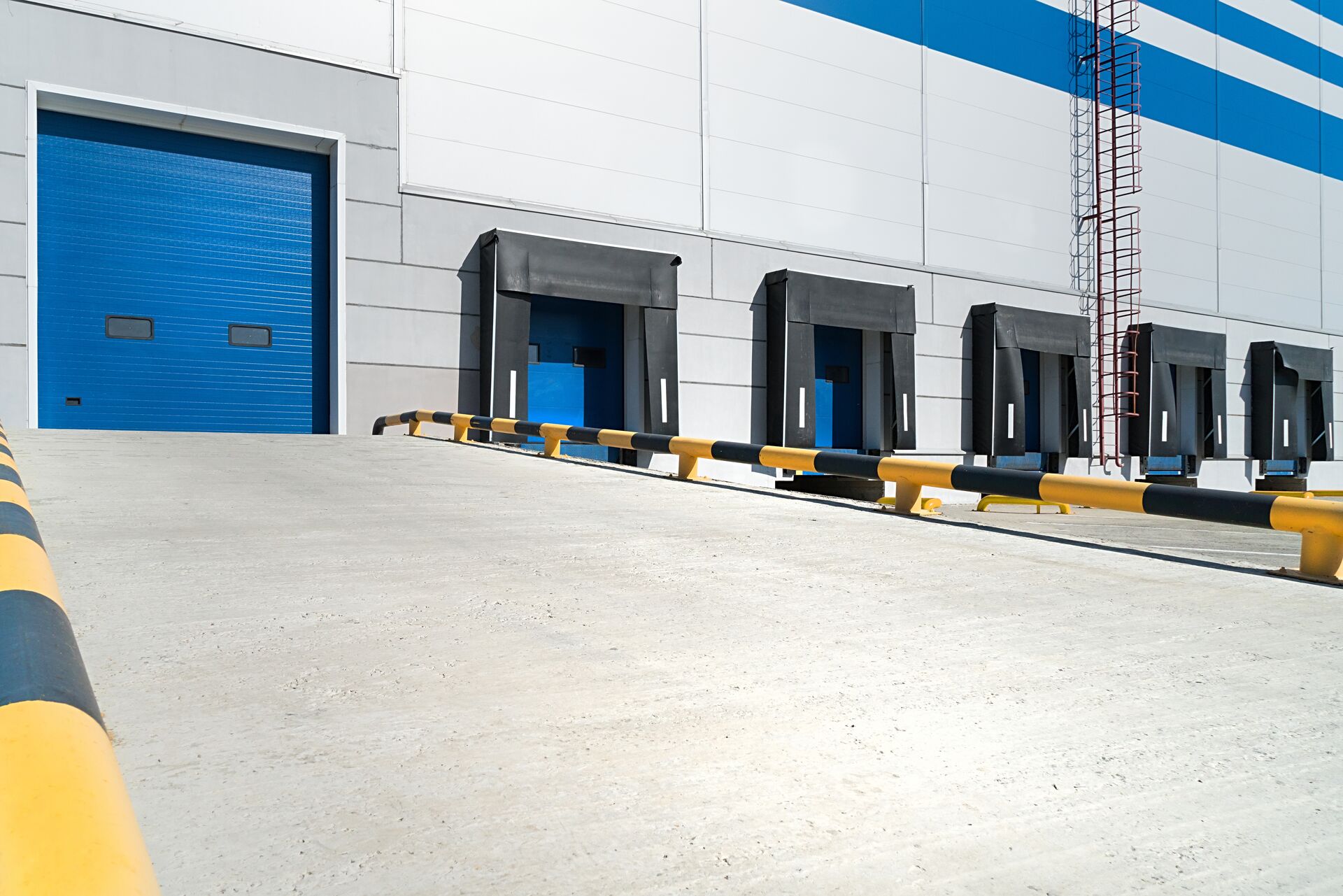 Tortechnik & Verladetechnik für Logistik in Sachsen & Brandenburg